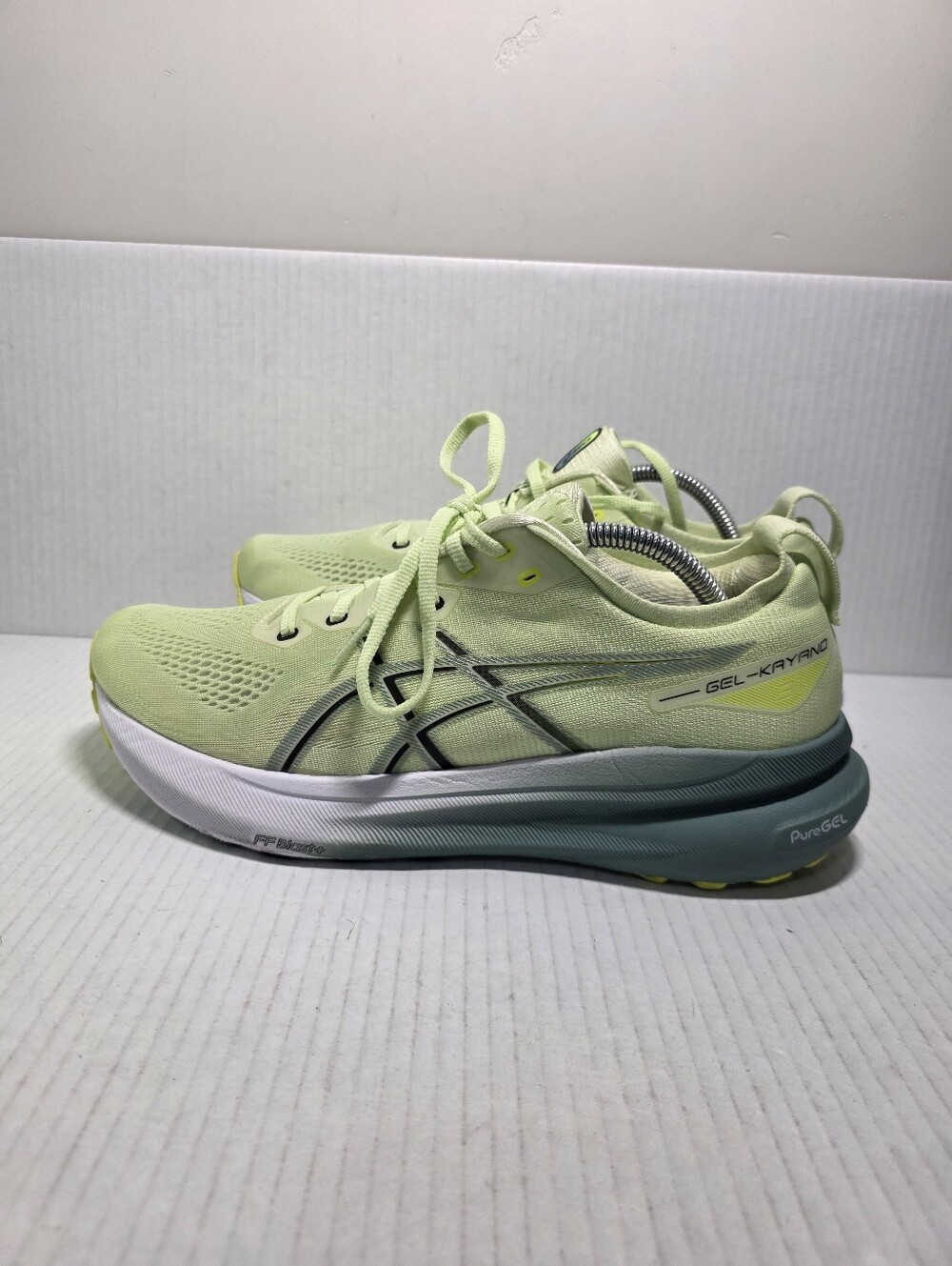 Asics Gel Kayano 31 Cool Matcha Celadon Mens Size 10 EUC!
